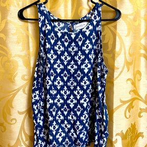 Printed navy tank top